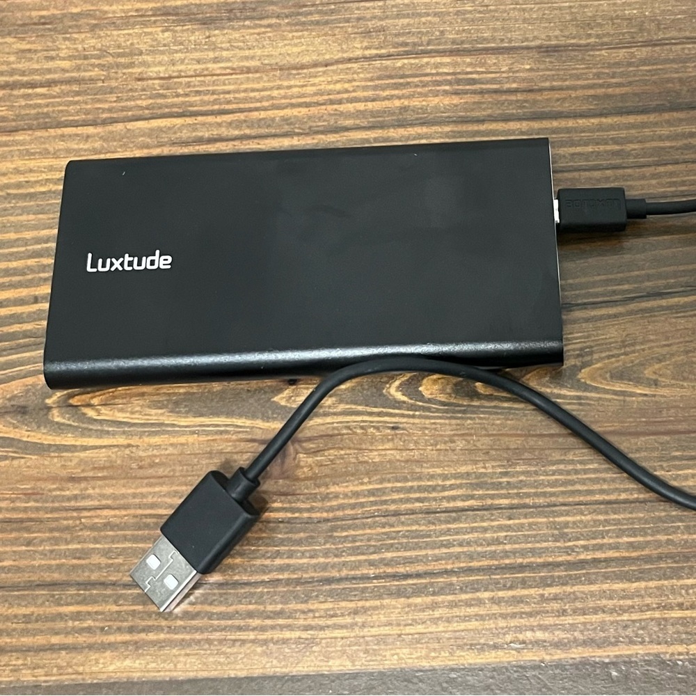 Luxtude power bank, black slim